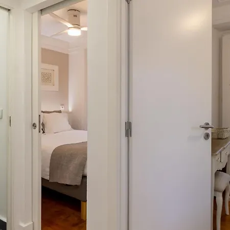 Appartamento Olarias 2 Bedroom Perfect To Share Near The Castle Lisbona