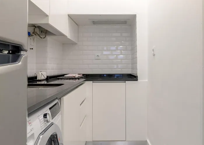 Olarias 2 Bedroom Perfect To Share Near The Castle * 리스본